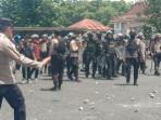 1-Sudah-Ditangkap-Polisi-Masih-Buru-4-Provokator-Demo-di-OKU-yang-Berujung-Ricuh.jpg