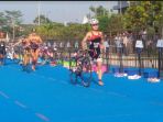 69-atlet-u23-women-langsung-menyambung-tahapan-bersepeda-sepanjang-665-kilometer_20170721_090451.jpg