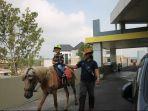 ASTON-Palembang-Menyediakan-Aktivitas-Menarik-Gratis-Naik-Kuda-Untuk-Anak-anak-Setiap-Hari-Minggu.jpg