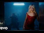 Arti-Lagu-Please-Please-Please-Sabrina-Carpenter-Viral-di-TikTok-Please-Dont-Prove-Im-Right.jpg
