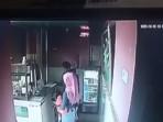 Beredar-rekaman-CCTV-detik-detik-Anti-Pupita-Sari-alias-AP-22.jpg