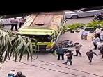 Bocah-SMP-Tewas-Kecelakaan-di-Boom-Baru-Palembang-Terlindas-Truk-Saat-Dibonceng.jpg