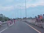 Bulan-Ramadan-Banyak-Remaja-Main-dan-Jalan-jalan-Subuh-di-Gerbang-Tol-Kayuagung-Pengendara-Resah.jpg