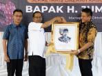 Bupati-Enos-Lepas-Sekda-Jumadi-Pengabdian-yang-Berakhir-dengan-Kehormatan.jpg