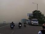 Dampak-Karhutla-Jalinsum-Palembang-Indralaya-Dilanda-Kabut-Asap-Pekat-Hingga-Ganggu-Jarak-Pandang.jpg