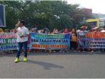 Demo-di-Simpang-5-DPRD-Sumsel-ratusan-orang-menggelar-aksi-solidaritas-untuk-mendukung-KPK.jpg