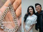 Denny-Caknan-mengaku-kehilangan-gelang-pemberian-istrinya-Bella-Bonita-saat-manggung.jpg