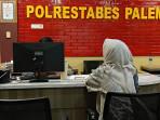 Didatangi-Pria-Ngaku-Polisi-Wanita-di-Palembang-Jadi-Korban-Hipnotis-HP-dan-Uang-Tunai-Hilang.jpg