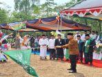 Hari-Santri-Nasional-2023-Bupati-OKU-Timur-Beri-Kado-Beasiswa-Santri-Berprestasi-dan-Kurang-Mampu.jpg