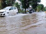 Hujan-Deras-Sejak-Subuh-Jalan-Protokol-Hingga-Pemukiman-Warga-di-Palembang-Terendam-Banjir.jpg