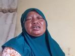 Ibu-Vina-sehari-hari-berjualan-penyek.jpg