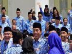Ilustrasi-Presiden-Jokowi-Bersama-Para-PNS.jpg