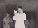 Isi-Teks-Proklamasi-Indonesia-yang-Dibacakan-Ir-Soekarno-17-Agustus-Beserta-Sejarahnya.jpg