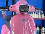 Istri-dari-pemilik-motor-Vespa-berwarna-pink-yang-disebut-sebut-menganiaya-karyawan-artis.jpg