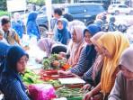 Jaga-Stabilitas-Harga-dan-Tekan-Inflasi-Pemkab-OKI-Gelar-Pasar-Murah-di-Pasar-Kayuagung.jpg