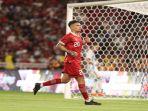 Jalani-Debut-di-Laga-Indonesia-vs-Argentina-Shayne-Pattynama-Belajar-Lemparan-Ala-Pratama-Arhan.jpg