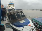 Kapal-yang-terbakar-di-perairan-Sungai-Musi-1.jpg