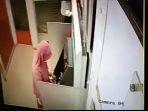 Kartu-ATM-tertelan-begini-cara-mengurusnya.jpg