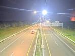 Kebakaran Lahan Dekat Tol Palindra Minggu Malam, Tim Gabungan Berusaha Padamkan Api