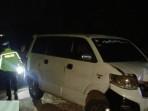 Kecelakaan-Muat-di-Muba-Gagal-Nyalip-di-Tikungan-Pemotor-Tewas-Usai-Tabrak-Mobil.jpg