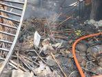 Keluarga-yang-tewas-terdiri-terbakar-di-gudang-perabotan-di-Jatikramat-Bekasi-Rabu.jpg