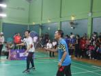 Kepala-BKN-Prof-Zudan-Puji-Permainan-Walikota-Palembang-di-Lapangan-Bulu-Tangkis.jpg