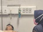 Kondisi-Terkini-Andri-Ojol-Ditusuk-Jukir-di-Palembang-Hanya-karena-Saling-Tatap-Alami-5-Luka-Tusuk.jpg