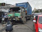 Kontainer-Tabrak-Hingga-Seret-Tiang-Listrik-di-Jalan-MP-Mangkunegara-Palembang-Lalu-Lintas-Macet.jpg