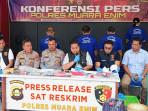 Lakukan-Pengeboran-Minyak-Secara-Ilegal-di-Wilayah-Kerja-Pertamina-3-Orang-di-Muara-Enim-Diamankan.jpg