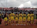 Laskar-SFC-menemui-suporter-setelah-main-imbang-0-0.jpg