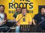 Lirik-Lagu-Ikan-Dalam-Kolam-El-Corona-Gambus.jpg