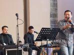 Lirik-Lagu-Ikan-Dalam-Kolam-El-Corona-feat-Mudaqam-Jangan-Jangan-Dulu-Janganlah-Diganggu.jpg