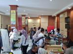 Lulus-PPPK-Paruh-Waktu-Ratusan-Honorer-Ramai-Serbu-Polres-Lubuklinggau-Urus-SKCK.jpg