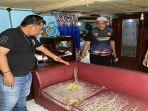 Maling-Jebol-Pintu-Kamar-Mandi-Warga-15-Ulu-Palembang-Hilang-5-HP-Di-Atas-Sofa-Korban-Lapor-Polisi.jpg