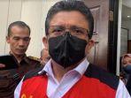 Mantan-Kadiv-Propam-Polri-Ferdy-Sambo-saat-keluar-dari-ruang-sidang-utama-Pengadilan-Negeri.jpg