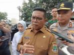 Mengenal-sosok-Andra-Soni-Gubernur-Banten-yang-menonaktifkan-Kepala-SMAN-1-Cimarga.jpg
