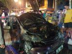 Mobil-Avanza-Hangus-Terbakar-di-Jalan-Merdeka-Palembang.jpg