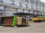 Mobil-truk-nopol-BG-8534-IQ-terguling-di-Jalan-Kapten-Marzuki-depan-Hotel-Luminor.jpg