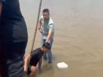 Nekat-Lompat-ke-Sungai-Pencuri-Uang-Rp-80-Milik-Tetangganya-Ditangkap-Jatanras-Polda-Sumsel.jpg