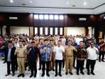 PENGUKUHAN-Bupati-OKU-Timur-Ir-H-Lanosin-bersama-Kepala-Bappeda-dan-Litbang-Mariu.jpg