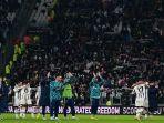 Para-pemain-Juventus-menyapa-suporter-pada-akhir-pertandingan-sepak-bola-Serie-A-Italia.jpg