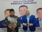 Paslon-Lidyawati-Haryanto-kembalikan-formulir-pendaftaran-di-DPC-Partai-Demokrat-Lahat.jpg