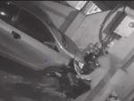 Pelaku-Terekam-CCTV-saat-mencuri-motor.jpg
