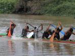 Pendayung-Muda-Asal-OKI-Siap-Bertarung-di-Lomba-Perahu-Bidar-Palembang.jpg
