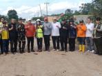 Penuhi-Janji-Politik-Askolani-Didampingi-Kadis-PUTR-Cek-Pembangunan-Jalan-Poros-Air-Salek-Banyuasin.jpg