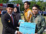 Pjs-Bupati-Ogan-Ilir-Beri-Penghargaan-Pemuda-Berprestasi.jpg