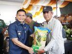 Pjs-Bupati-Ogan-Ilir-Kurniawan-Abadi-berfoto-bersama-petani.jpg