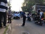 Polisi-lalu-lintas-melakukan-olah-TKP-p1.jpg