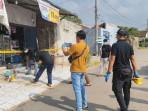 Polisi-melakukan-olah-Tempat-Kejadian-Perkara-TKP-di-rumah-Teguh-Istiyanto-AMPB.jpg