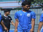 Profil-Eki-Ferdiansyah-Alumni-SSB-Bima-Muda-Disdikbud-FC-Kini-Bermain-di-Elit-Pro-PSIS-Semarang.jpg